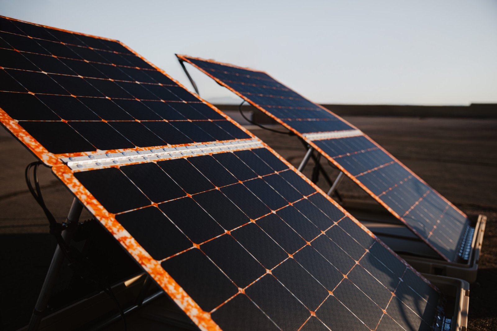 PORTABLE SOLAR & BATTERY CHARGING